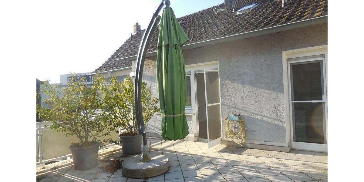 Große 3-Zi-Wohnung mit sensationeller Dachterrasse und separatem Home Office Raum 3 zimmer