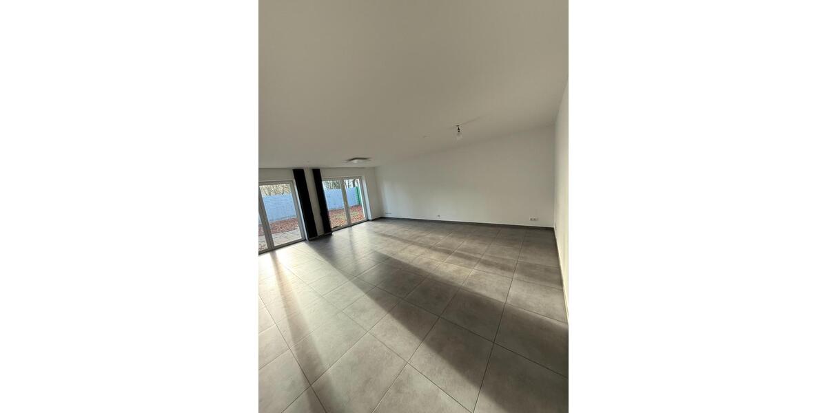 Erdgeschoss-Gartenwohnung im Bungalow-Stil mit privatem Eingang 3 zimmer