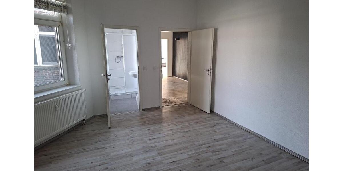 Etagenwohnung Duisburg Mittelmeiderich - 4 Zimmer, 125 m&sup2;, 1.250&euro; | Angebot:25413202