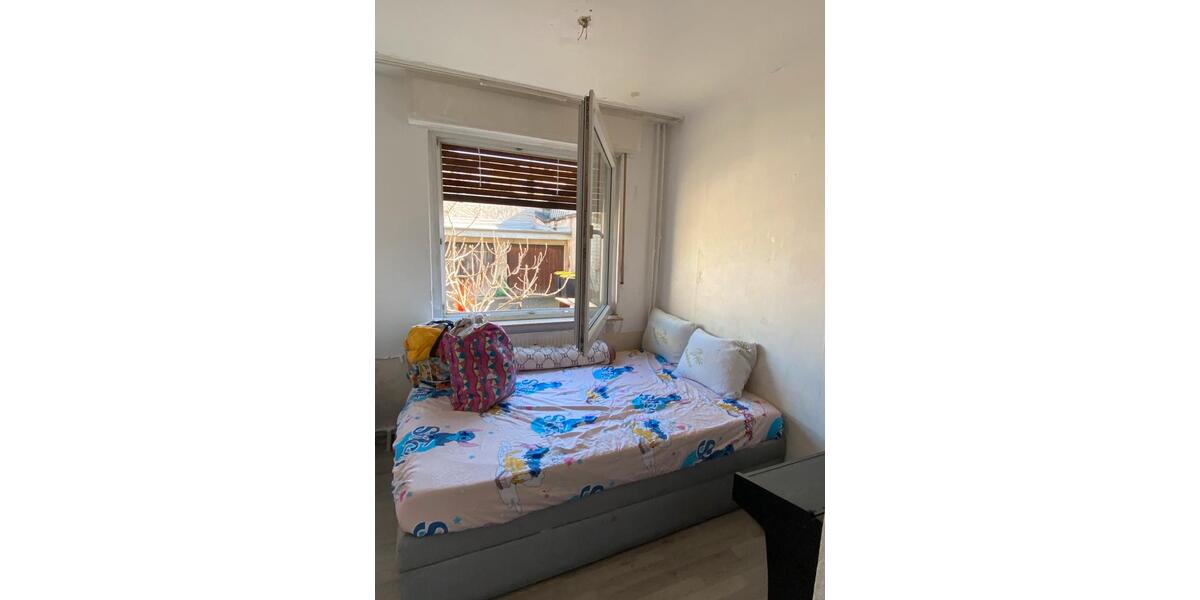 Erdgeschoßwohnung Krefeld Cracau - 4 Zimmer, 77 m&sup2;, 130.000&euro; | Angebot:26414886