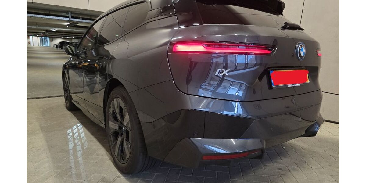 BMW iX 9.000 km 58.900 &euro; Pulheim 50259