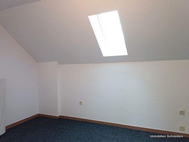 MG-Giesenkirchen - Teilmöblierte, gemütliche 2-Zimmer-DG-Wohnung für eine Einzelperson ab Mitte Februar zu mieten !! 2 zimmer