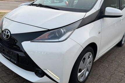 Toyota Aygo (X) 57.970 km 6.250 &euro; Mönchengladbach 41239