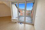 Helle Dachgeschosswohnung mit schönem Balkon in guter Lage 2 zimmer