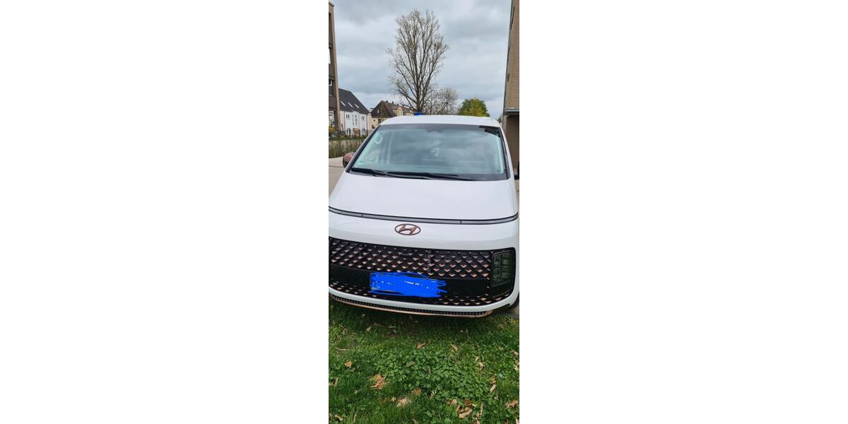 Hyundai STARIA 35.500 km 39.500 &euro; Krefeld 47829