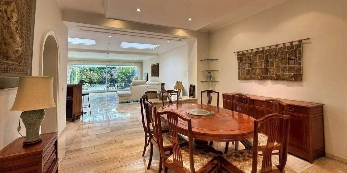 Reihenmittelhaus Mönchengladbach Rheydt - 5 Zimmer, 200 m&sup2;, 379.000&euro; | Angebot:24050571