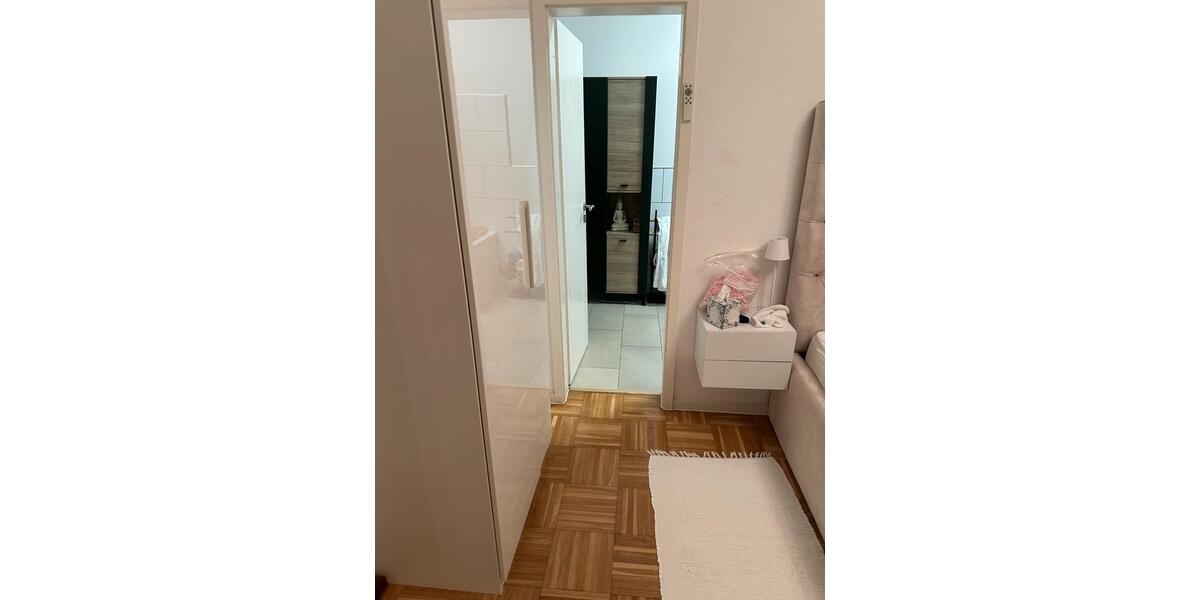 Erdgeschoßwohnung Düsseldorf Stadtbezirk 8 - 3 Zimmer, 100 m&sup2;, 1.800&euro; | Angebot:26131973