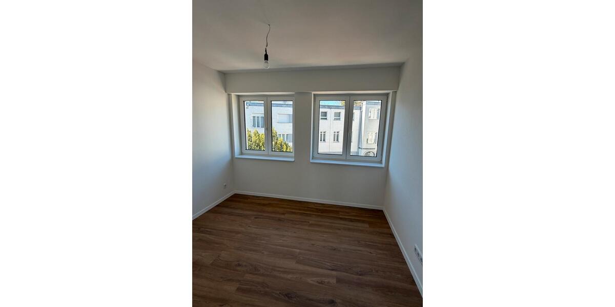 Etagenwohnung Mönchengladbach Süd - 5 Zimmer, 107 m&sup2;, 1.690&euro; | Angebot:26101898