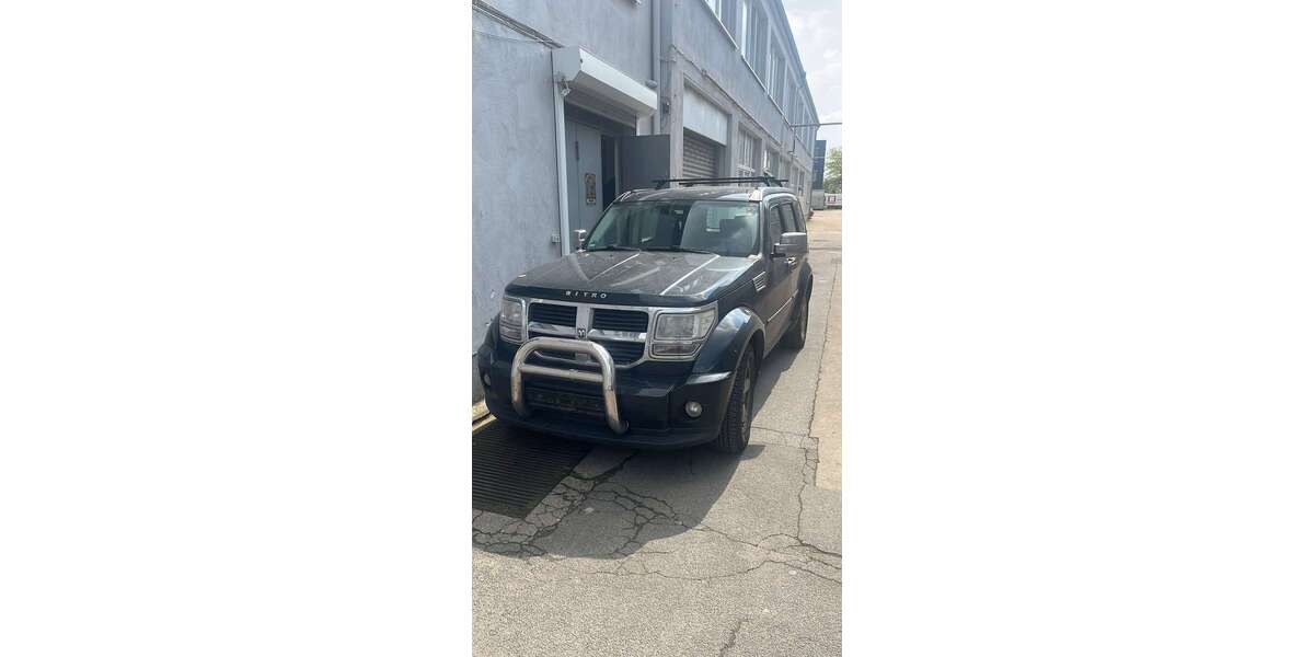 Dodge Nitro 283.012 km 4.998 &euro; Neuss 41464