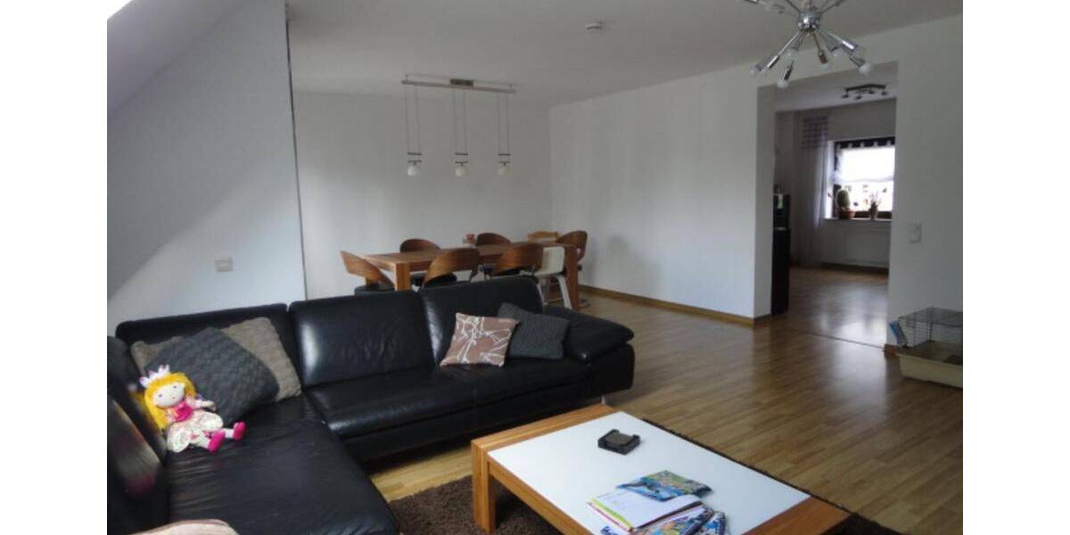 Traumhafte 5-Zimmer-Wohnung, mit großem Balkon, in Krefeld-Hüls 5 zimmer