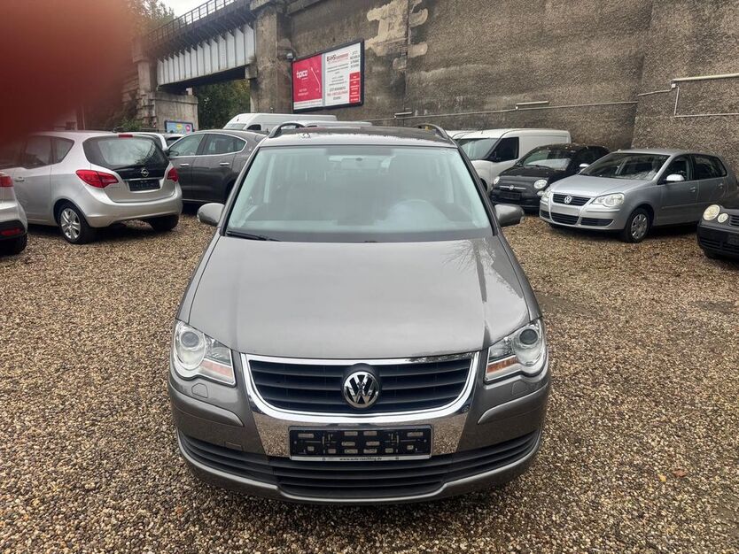 VW Touran 206.000 km 4.290 € Essen 45356