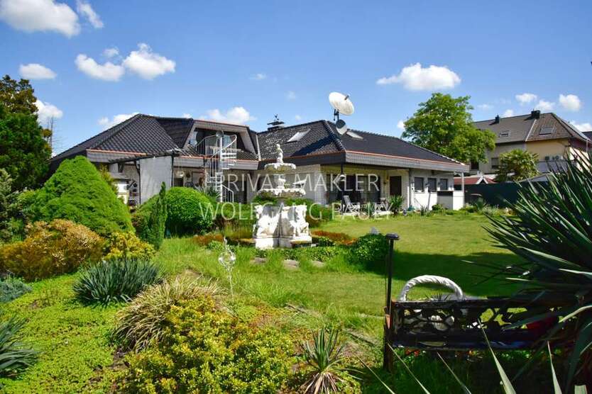 Haus zum Kaufen in Jüchen Hochneukirch 738.000 € 240 m²