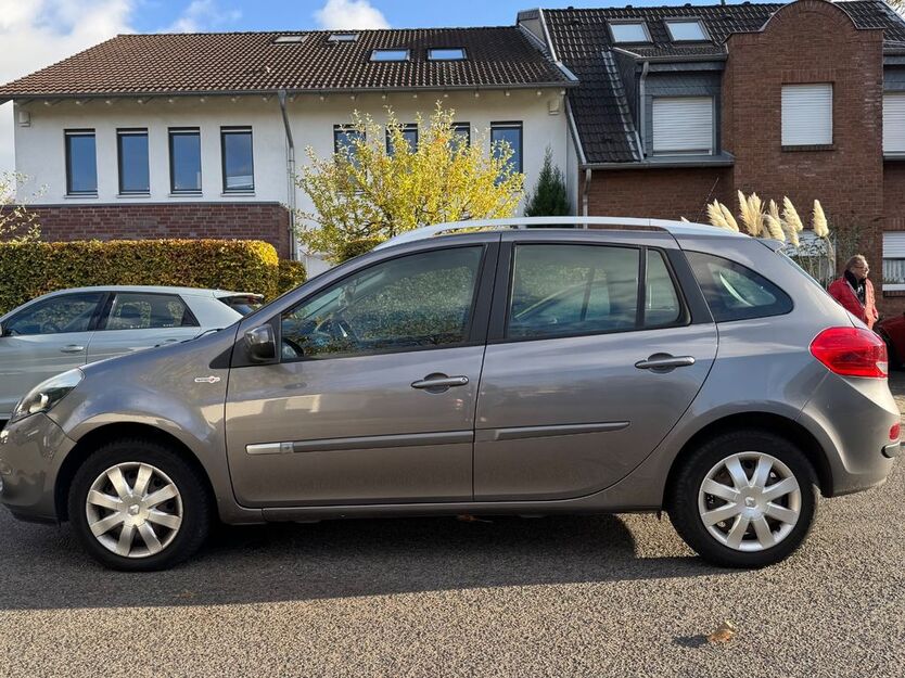 Renault Clio 16.581 km 6.999 € Köln 50859