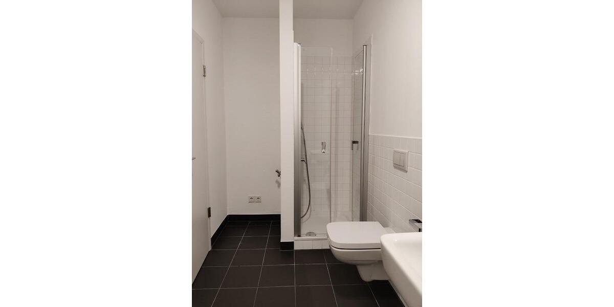 Etagenwohnung Düsseldorf Heerdt - 2 Zimmer, 72 m&sup2;, 1.467&euro; | Angebot:24674056