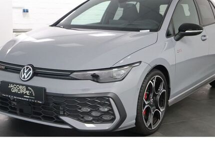 VW Golf 19.692 km 37.960 € Bergheim 50126