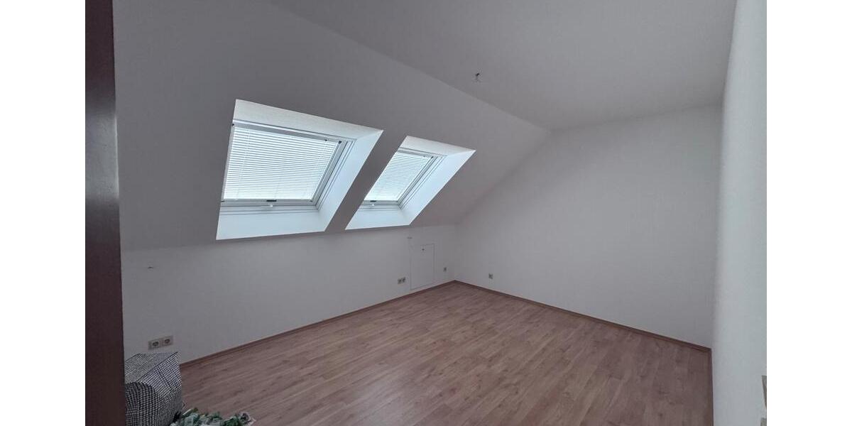 Miete - Einfamilienhaus mit 6 Zimmern, 2 Küchen, Garten und Kamin 6 zimmer