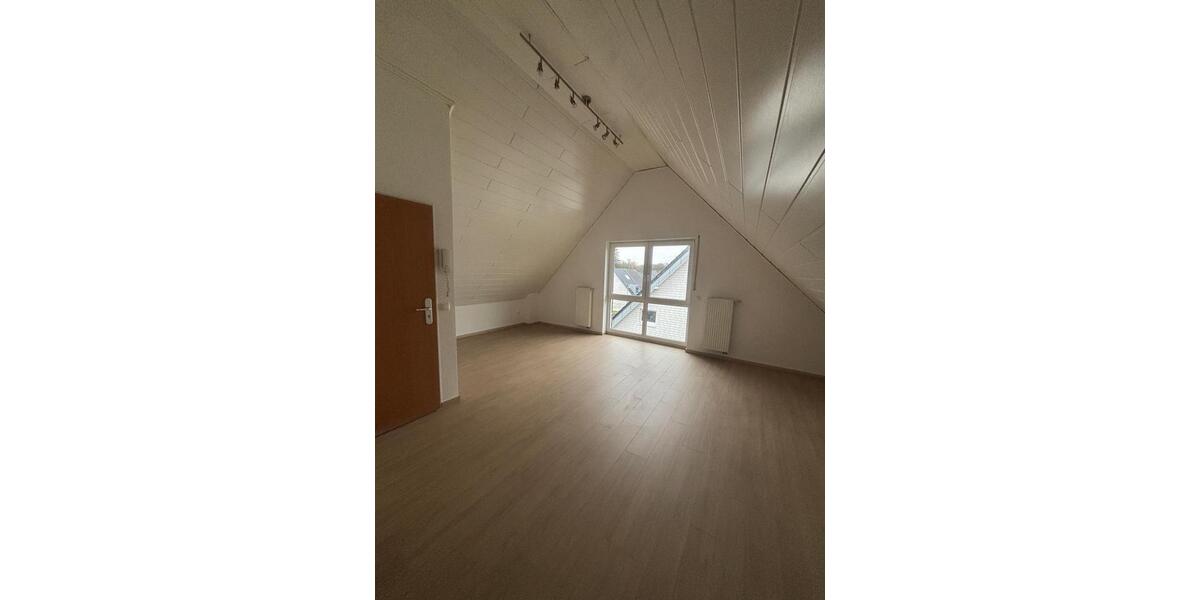 Frisch Renovierte 3 Zimmer Wohnung in ruhiger Lage 3 zimmer