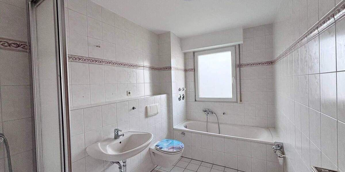 Hochwertige ETW mit Tiefgaragenstellplatz u. EBK in zentraler aber ruhiger Lage von Lev.-Schlebusch 3 zimmer