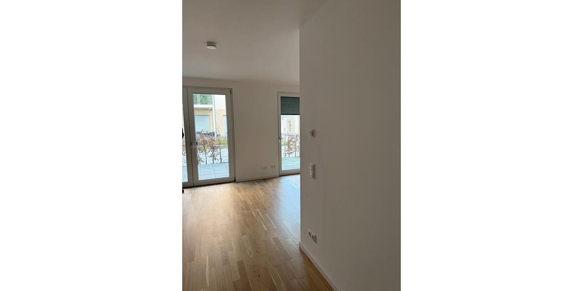 Erdgeschoßwohnung Mönchengladbach Nord - 1 Zimmer, 38 m&sup2;, 725&euro; | Angebot:25792070