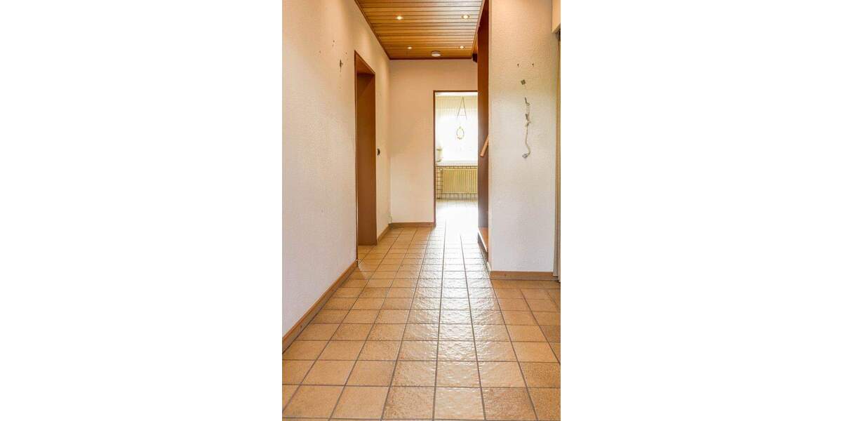 Reihenmittelhaus mit Garage * 4 Zimmer * Süd-Terrasse * Keller * Wannenbad 4 zimmer