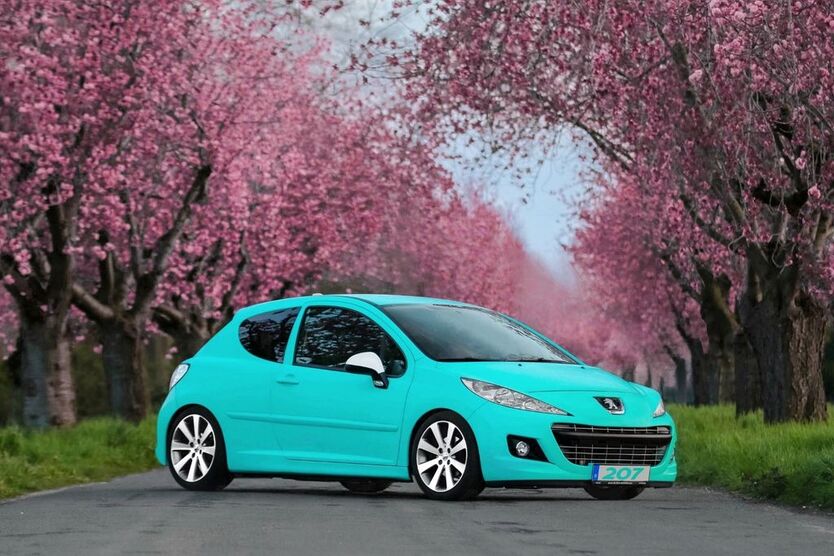 Peugeot 207 98.000 km 2.999 € Willich 47877