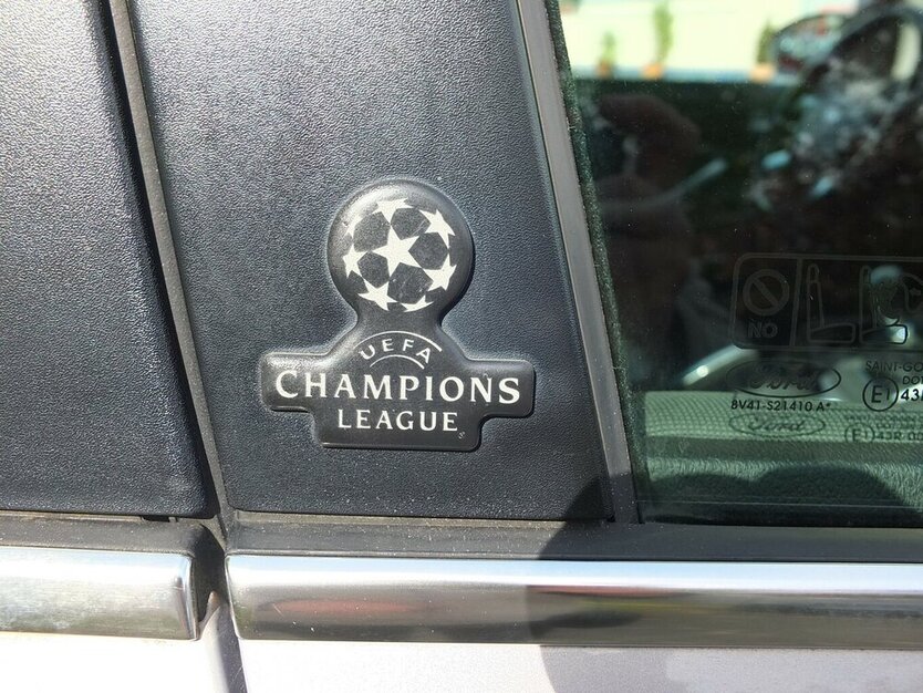 Ford Kuga CHAMPIONS EDITION 4x4 AHK SPORT 188.211 km 6.408 € Köln 50858