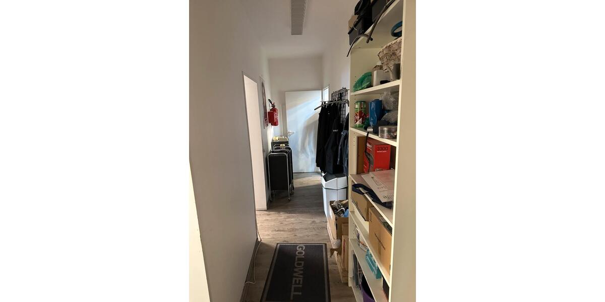 Gewerbefläche 177 m² in Duisburg-Homberg | 8-Stellplätze | VB zimmer