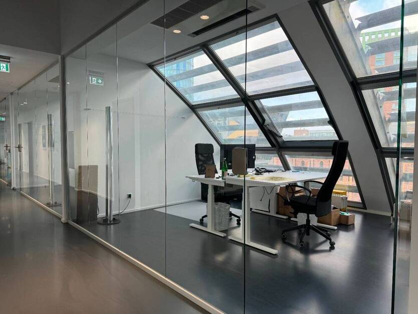 Großes Büro mit Blick über den Medienhafen - All-in-Miete