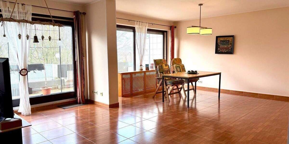 Etagenwohnung Düsseldorf Unterbach - 4 Zimmer, 109 m&sup2;, 359.000&euro; | Angebot:25413595