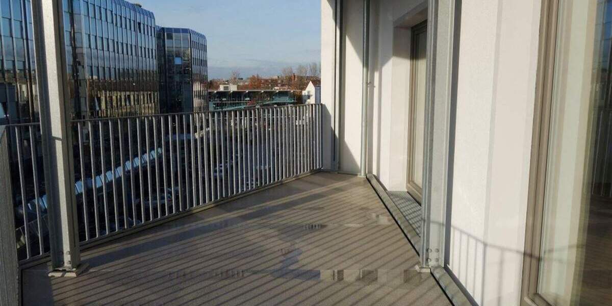 Attraktive 3 Zimmer Wohnung inkl. EBK , Fußbodenheizung, Süd-West Terrasse 3 zimmer