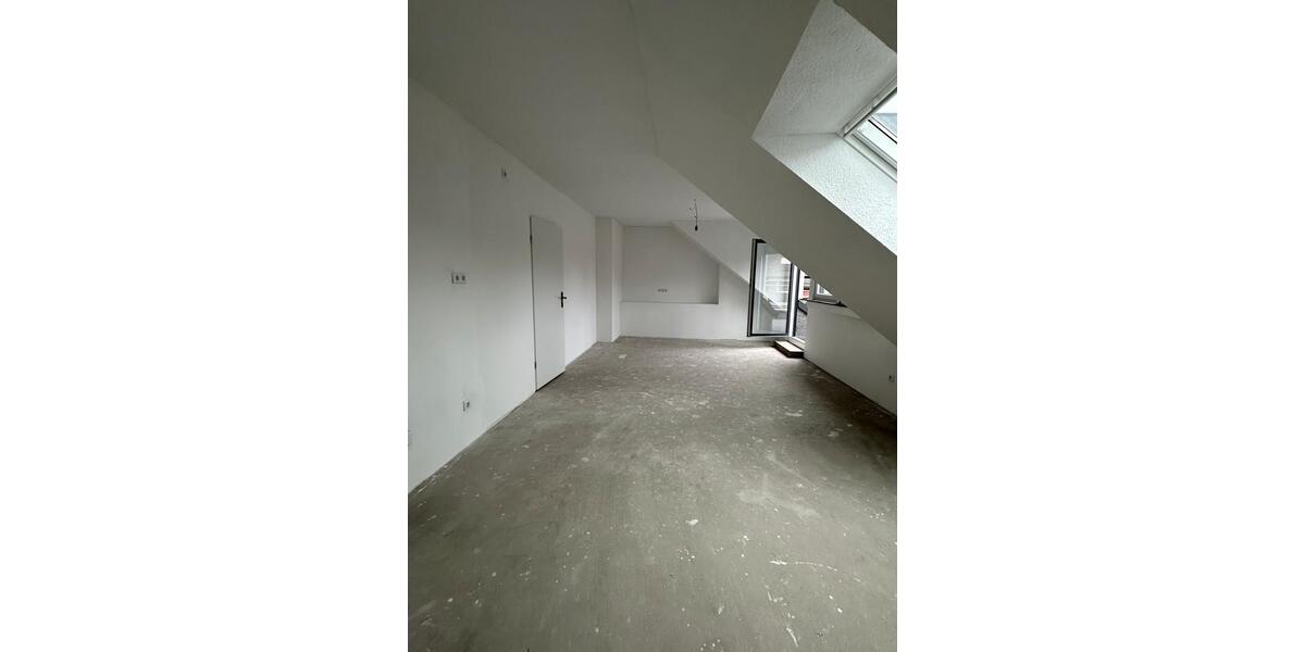 Dachgeschoßwohnung Duisburg Mittelmeiderich - 3 Zimmer, 65 m&sup2;, 750&euro; | Angebot:25596604