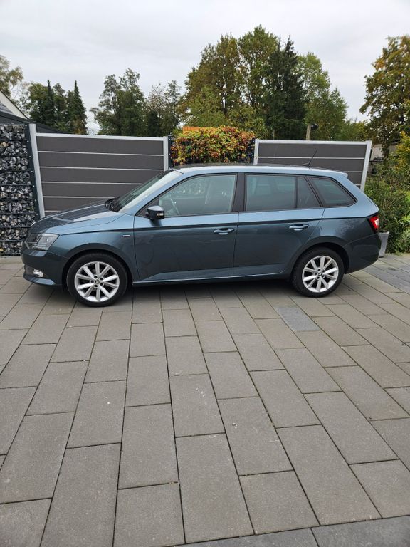 Skoda Fabia 78.000 km 11.900 € Mülheim 45481
