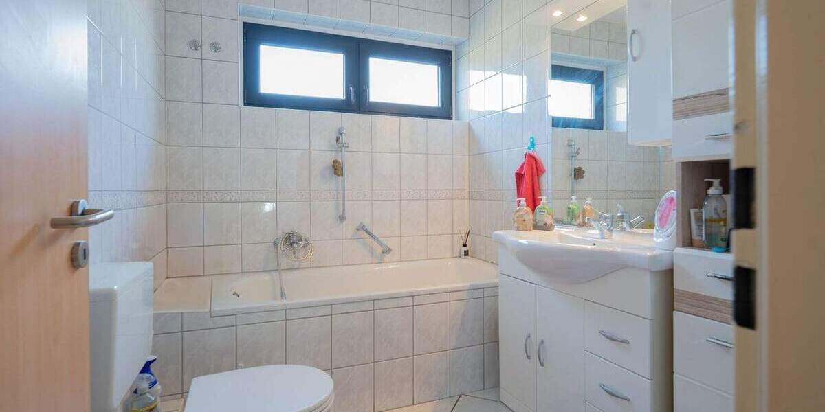 Doppelhaushälfte Krefeld-Linn Linn - 6 Zimmer, 161 m&sup2;, 398.000&euro; | Angebot:25695264