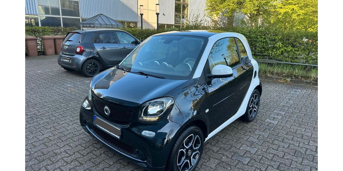 Smart ForTwo 71.151 km 9.199 &euro; Düsseldorf 40489