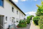 Krefeld-Forstwald: Frisch renoviertes Reihenmittelhaus mit 3 SchlafZimmern und schönem Sonnengarten!