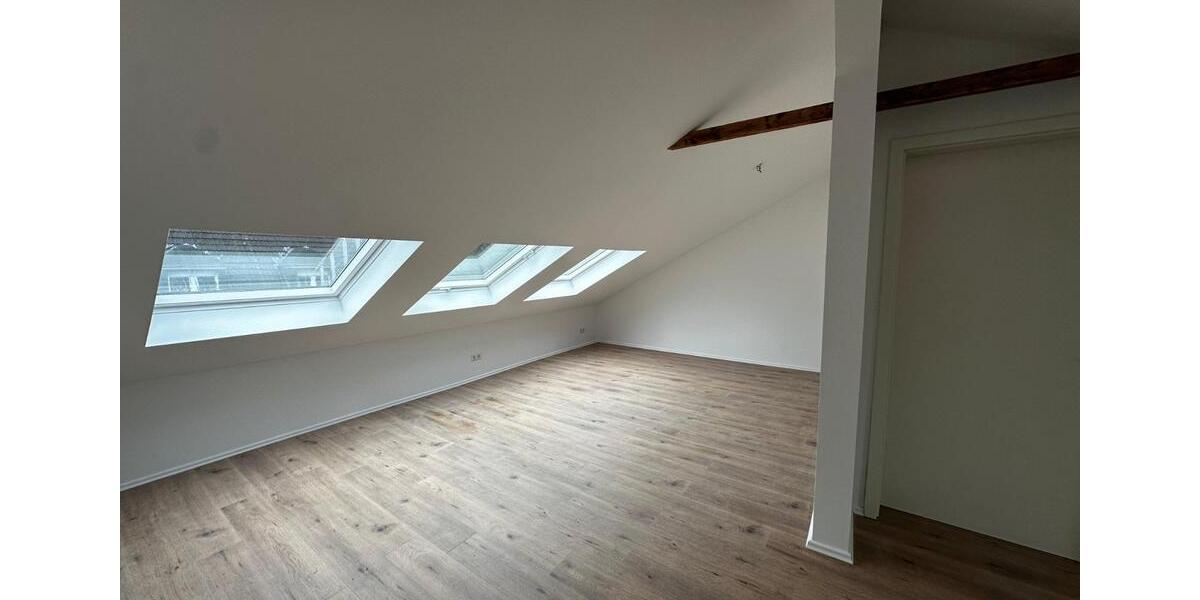 Dachgeschoßwohnung Wuppertal Arrenberg - 1 Zimmer, 43 m&sup2;, 389&euro; | Angebot:25755288