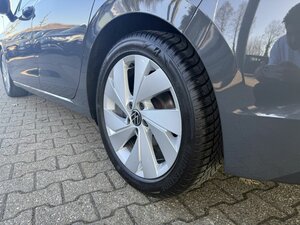VW GOLF VIII 2.0 TDI Active +Ambiente+CarPlay+Navi+ 71.775 km 20.890 &euro; Meerbusch 40667