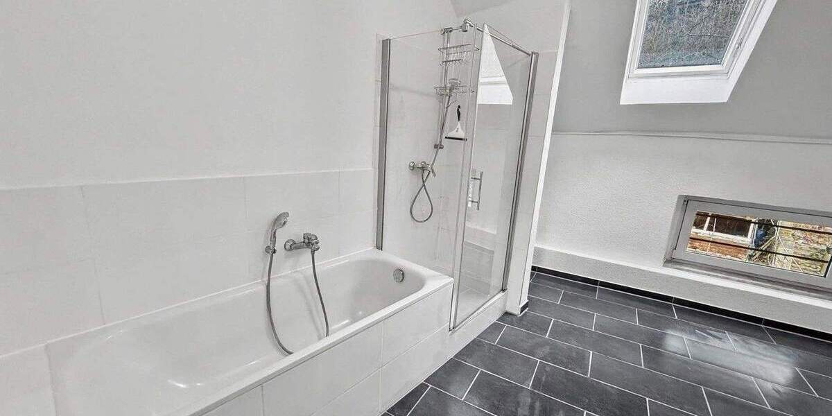 Renovierte 3 Zimmer Wohnung im Altbau 3 zimmer