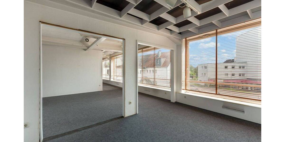 Flexible Gewerbeimmobilie mit Büroflächen in Top Lage Leverkusens - Ideal für wachsende Unternehmen 1 zimmer