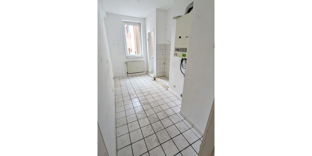 Mittendrin! Großzügige 4-Zimmer-Wohnung mit neuem Bad zimmer