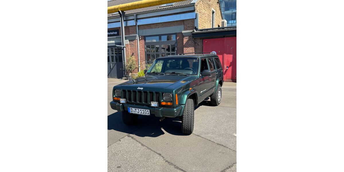 Jeep Cherokee 152.000 km 13.500 &euro; Düsseldorf 40545