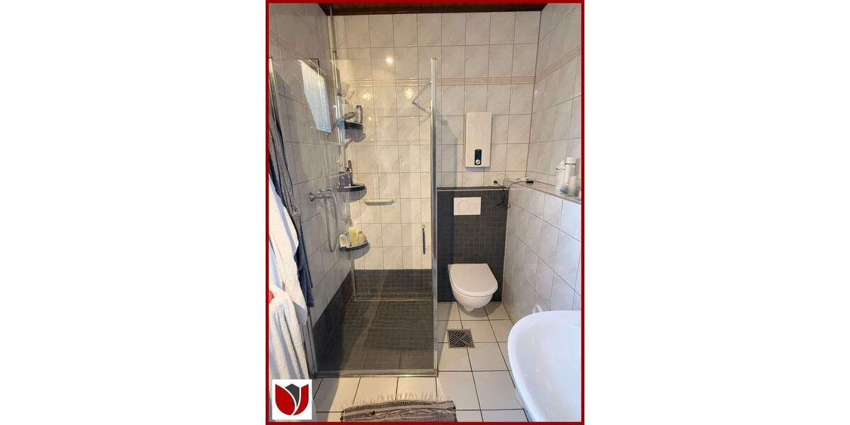 Wohnliches Zuhause in zentraler Lage von Leichlingen - ideal auch für Familien - kompakt und pflegeleicht 8 zimmer