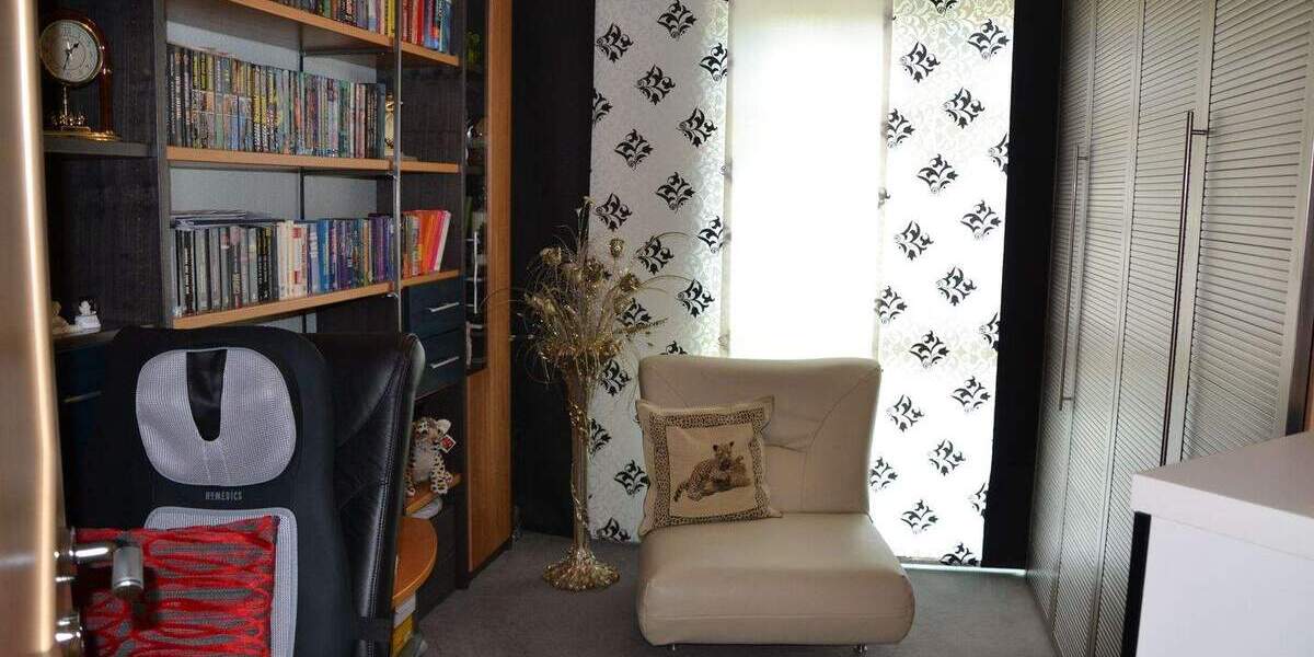 Etagenwohnung Düsseldorf Unterrath - 4 Zimmer, 99 m&sup2;, 1.450&euro; | Angebot:25970683