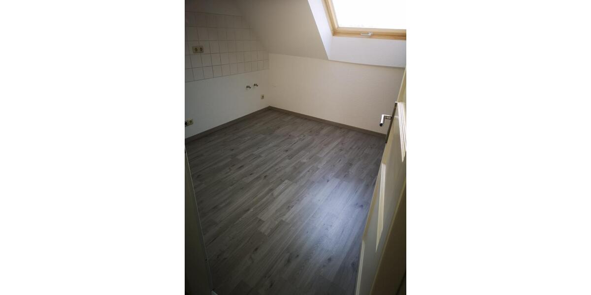 Maisonette Wohnung 124 m2 in Duisburg 47226 zu vermieten. 4 zimmer