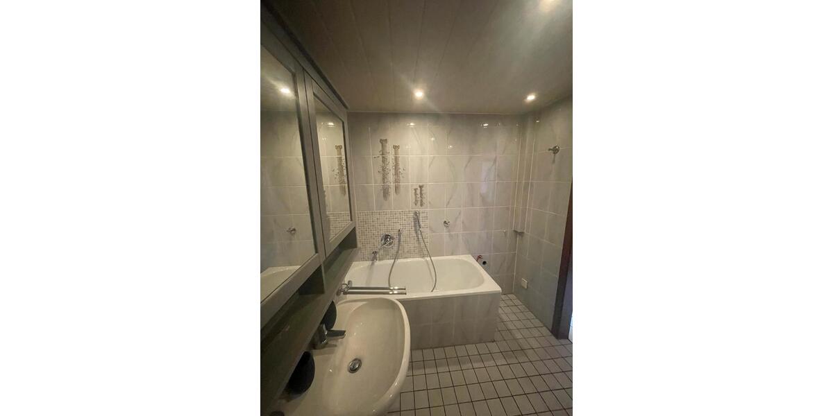 Etagenwohnung Düsseldorf Oberbilk - 2 Zimmer, 65 m&sup2;, 1.185&euro; | Angebot:25719994