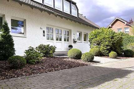 Haus zum Kaufen in Meerbusch 990.000 € 225.26 m² 4 zimmer