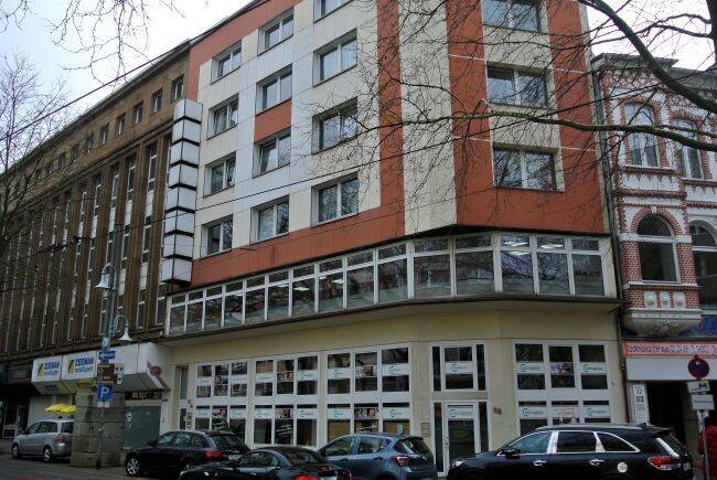 Wohn und Geschäftshaus mit fünf Wohnungen und drei Gewerbeeinheiten im Mülheim-Mitte die Stadt am Fluss