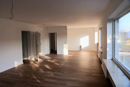 4 Zimmer Wohnung mit Balkon Erstbezug nach Kernsanierung 4 zimmer