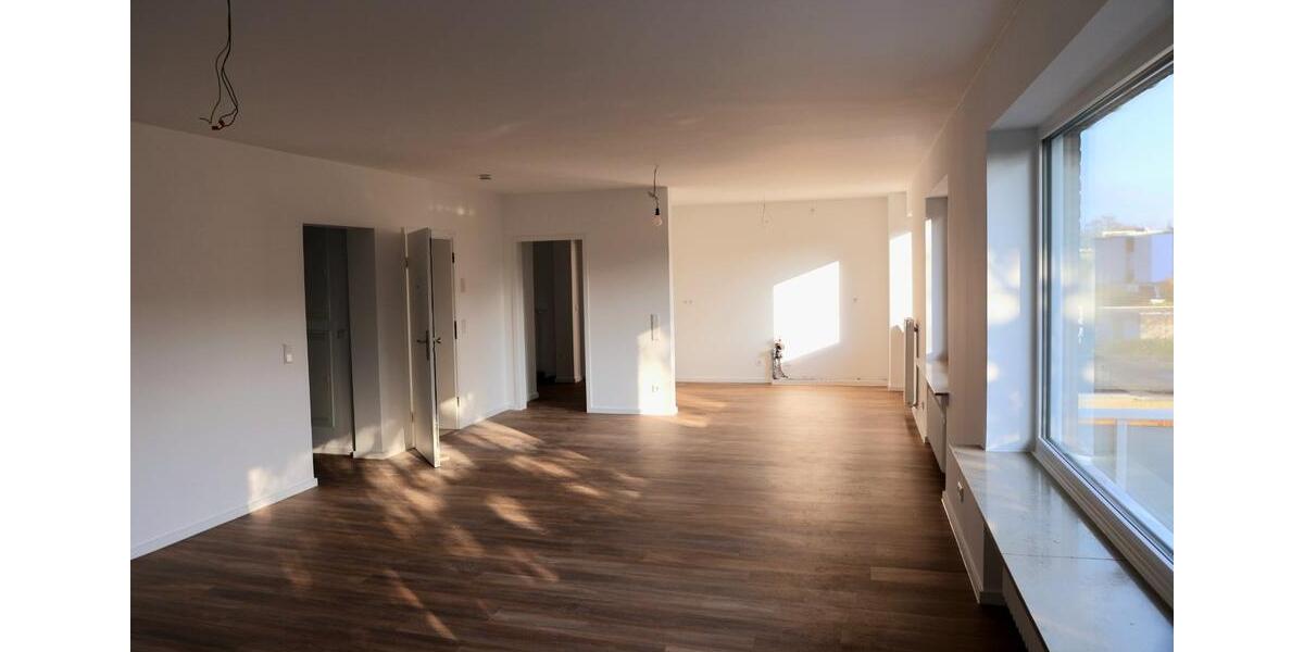 4 Zimmer Wohnung mit Balkon Erstbezug nach Kernsanierung 4 zimmer