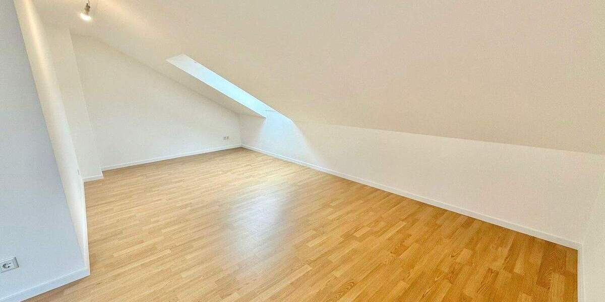 Doppelhaushälfte Düsseldorf Kaiserswerth - 8 Zimmer, 213 m&sup2;, 1.570.000&euro; | Angebot:25728281